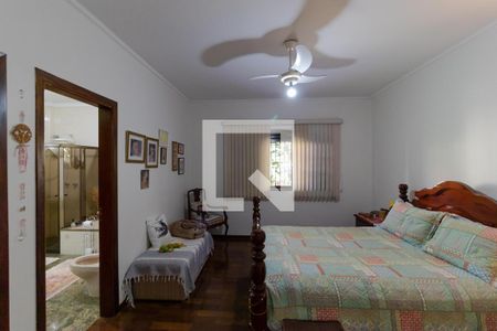 Casa à venda com 230m², 4 quartos e 4 vagas Casa à venda com 230m², 4 quartos e 4 vagasSuíte 02