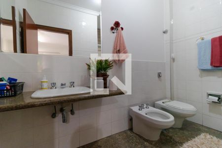 Casa à venda com 230m², 4 quartos e 4 vagas Casa à venda com 230m², 4 quartos e 4 vagasBanheiro da Suíte 01