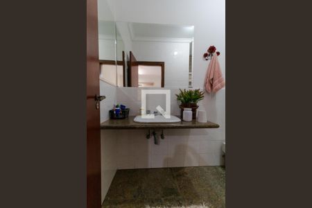 Casa à venda com 230m², 4 quartos e 4 vagas Casa à venda com 230m², 4 quartos e 4 vagasBanheiro da Suíte 01