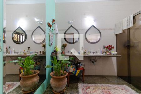 Casa à venda com 230m², 4 quartos e 4 vagas Casa à venda com 230m², 4 quartos e 4 vagasBanheiro da Suíte 02