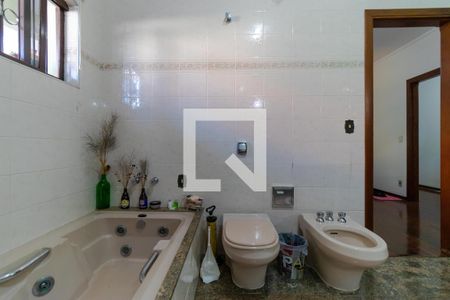 Casa à venda com 230m², 4 quartos e 4 vagas Casa à venda com 230m², 4 quartos e 4 vagasBanheiro da Suíte 02