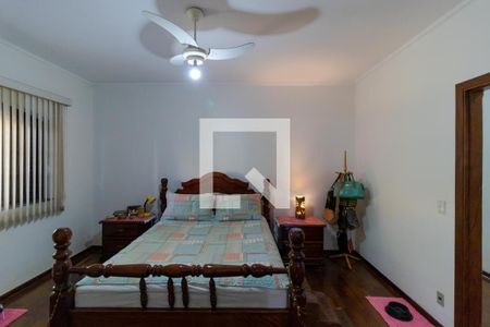 Casa à venda com 230m², 4 quartos e 4 vagas Casa à venda com 230m², 4 quartos e 4 vagasSuíte 02