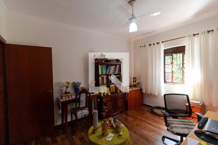 Casa à venda com 230m², 4 quartos e 4 vagas Casa à venda com 230m², 4 quartos e 4 vagasQuarto 02