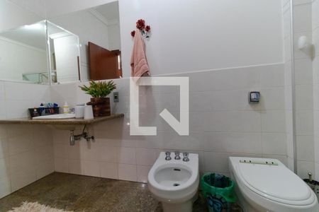 Casa à venda com 230m², 4 quartos e 4 vagas Casa à venda com 230m², 4 quartos e 4 vagasBanheiro da Suíte 01