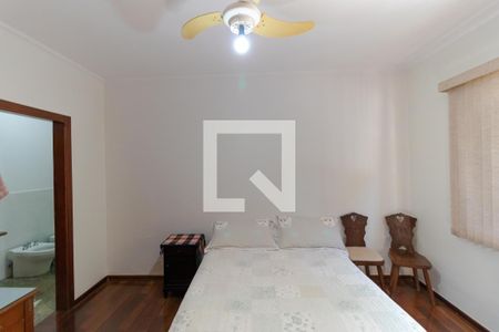 Casa à venda com 230m², 4 quartos e 4 vagas Casa à venda com 230m², 4 quartos e 4 vagasSuíte 01