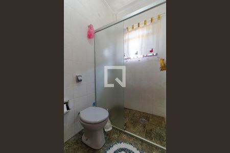 Casa à venda com 230m², 4 quartos e 4 vagas Casa à venda com 230m², 4 quartos e 4 vagasBanheiro de Serviço