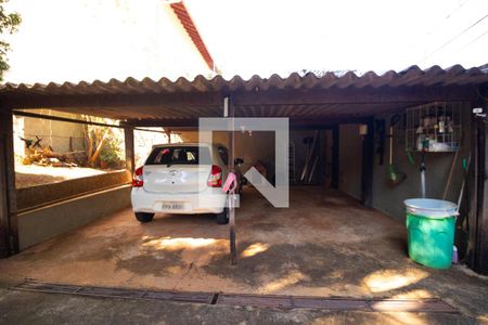 Casa à venda com 230m², 4 quartos e 4 vagas Casa à venda com 230m², 4 quartos e 4 vagasGaragem