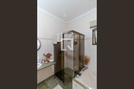 Casa à venda com 230m², 4 quartos e 4 vagas Casa à venda com 230m², 4 quartos e 4 vagasBanheiro da Suíte 02