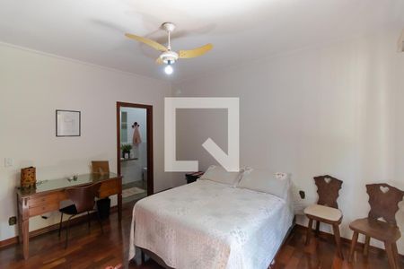 Casa à venda com 230m², 4 quartos e 4 vagas Casa à venda com 230m², 4 quartos e 4 vagasSuíte 01