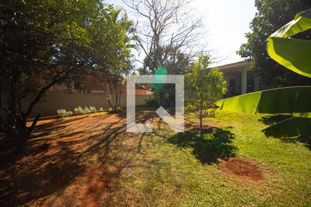 Casa à venda com 230m², 4 quartos e 4 vagas Casa à venda com 230m², 4 quartos e 4 vagasQuintal