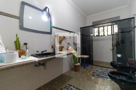 Casa à venda com 230m², 4 quartos e 4 vagas Casa à venda com 230m², 4 quartos e 4 vagasBanheiro