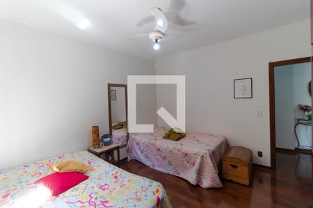 Casa à venda com 230m², 4 quartos e 4 vagas Casa à venda com 230m², 4 quartos e 4 vagasQuarto 01