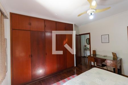 Casa à venda com 230m², 4 quartos e 4 vagas Casa à venda com 230m², 4 quartos e 4 vagasSuíte 01