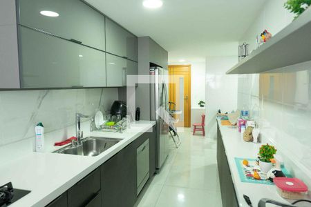 Apartamento à venda com 240m², 4 quartos e 2 vagasCozinha