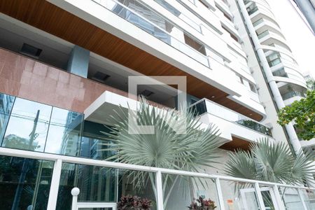 Apartamento à venda com 240m², 4 quartos e 2 vagasFachada