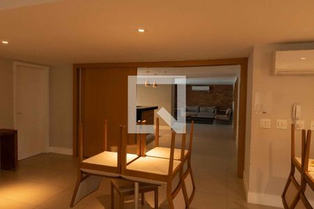 Apartamento à venda com 240m², 4 quartos e 2 vagasÁrea comum - Salão de festas