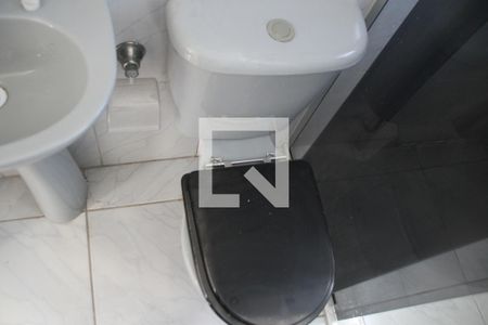 Banheiro de apartamento à venda com 2 quartos, 51m² em Cidade Líder, São Paulo