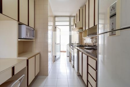 Apartamento à venda com 85m², 3 quartos e 2 vagasCozinha
