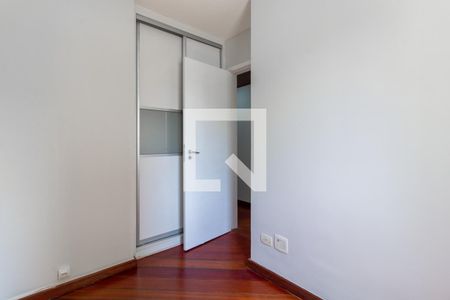 Apartamento à venda com 85m², 3 quartos e 2 vagasQuarto 2