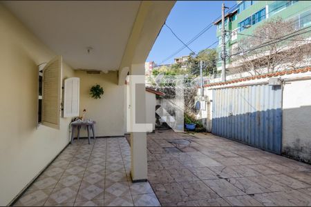 Casa à venda com 500m², 3 quartos e 5 vagasGaragem - Varanda da Sala