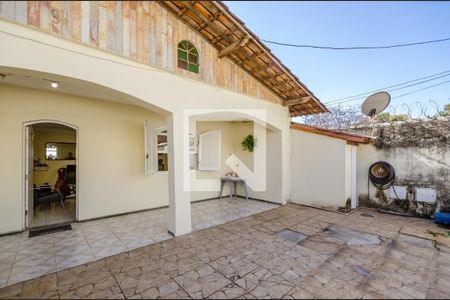 Casa à venda com 500m², 3 quartos e 5 vagasGaragem - Varanda da Sala