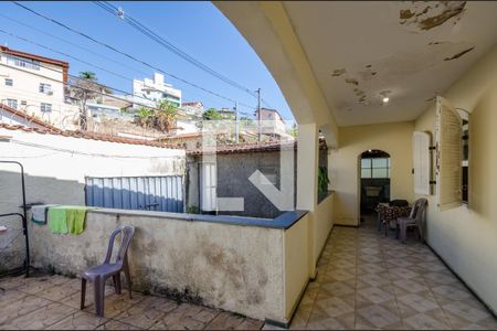 Casa à venda com 500m², 3 quartos e 5 vagasGaragem - Varanda da Sala