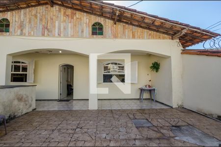 Casa à venda com 500m², 3 quartos e 5 vagasGaragem - Varanda da Sala