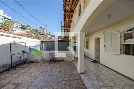 Casa à venda com 500m², 3 quartos e 5 vagasGaragem - Varanda da Sala