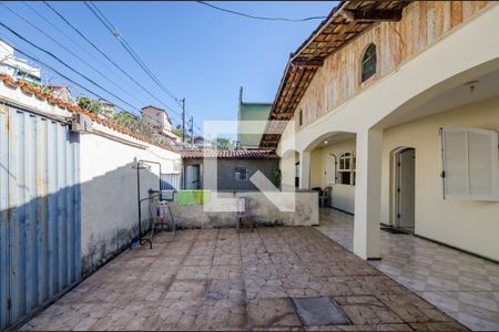 Casa à venda com 500m², 3 quartos e 5 vagasGaragem - Varanda da Sala