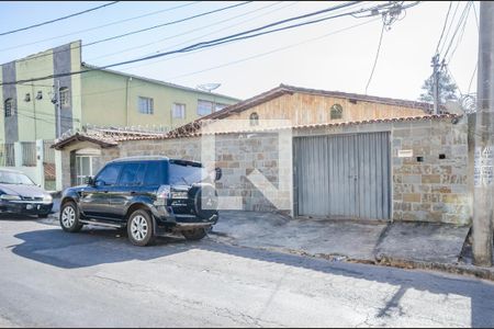 Casa à venda com 500m², 3 quartos e 5 vagasFachada