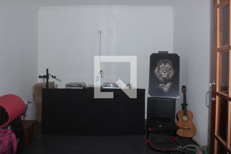 Casa à venda com 248m², 3 quartos e 6 vagasEscritório