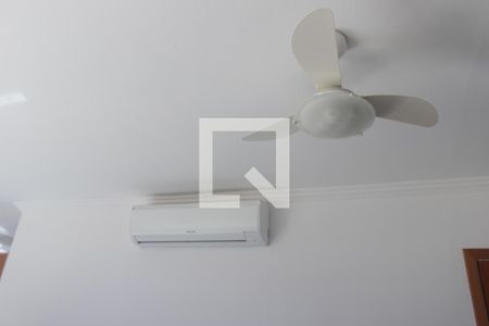 Sala de casa à venda com 3 quartos, 248m² em Jardim Sarah, São Paulo