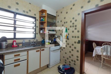 Casa à venda com 600m², 4 quartos e 5 vagas Casa à venda com 600m², 4 quartos e 5 vagasCozinha