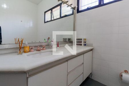 Casa à venda com 600m², 4 quartos e 5 vagas Casa à venda com 600m², 4 quartos e 5 vagasSuíte 4 - banheiro