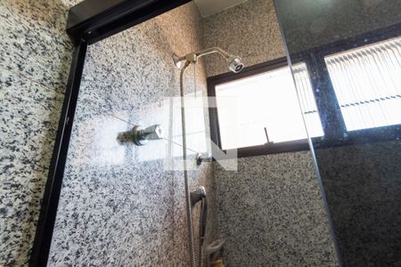 Casa à venda com 600m², 4 quartos e 5 vagas Casa à venda com 600m², 4 quartos e 5 vagasSuíte 3 - banheiro