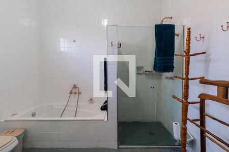 Casa à venda com 600m², 4 quartos e 5 vagas Casa à venda com 600m², 4 quartos e 5 vagasSuíte 4 - banheiro