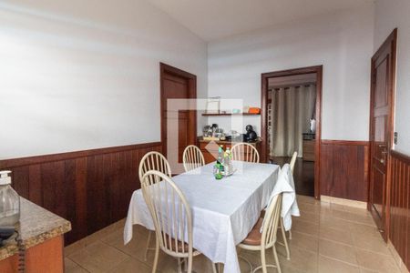 Casa à venda com 600m², 4 quartos e 5 vagas Casa à venda com 600m², 4 quartos e 5 vagasCozinha - copa