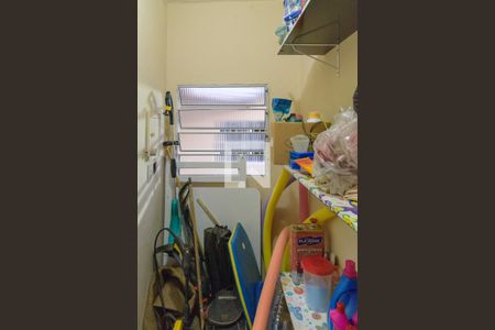 Casa à venda com 290m², 3 quartos e 4 vagasQuarto de Serviço