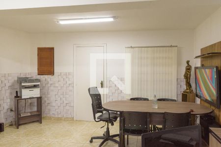 Casa à venda com 290m², 3 quartos e 4 vagasEscritório