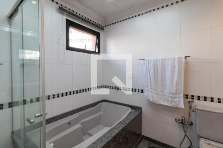 Apartamento à venda com 147m², 3 quartos e 3 vagasBanheiro da Suíte 2