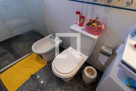 Apartamento à venda com 147m², 3 quartos e 3 vagasBanheiro da Suíte 1