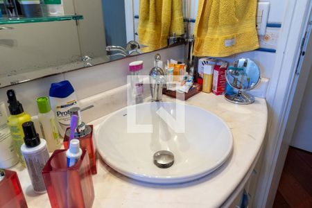 Apartamento à venda com 147m², 3 quartos e 3 vagasBanheiro da Suíte 1