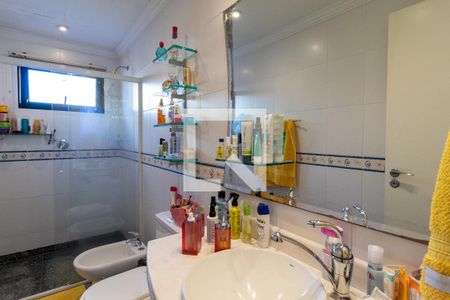 Apartamento à venda com 147m², 3 quartos e 3 vagasBanheiro da Suíte 1