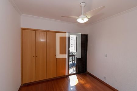 Suite  de apartamento à venda com 3 quartos, 84m² em Mansões Santo Antônio, Campinas