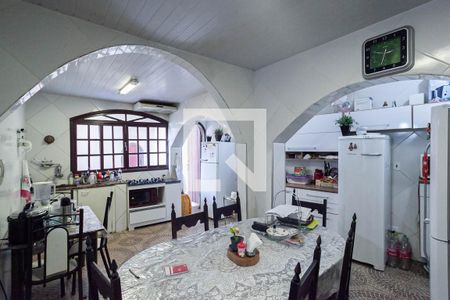 Casa para alugar com 360m², 4 quartos e 6 vagasCozinha