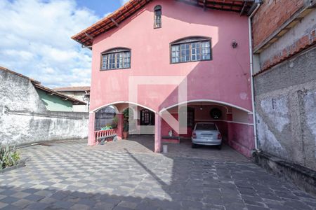 Casa para alugar com 360m², 4 quartos e 6 vagasFachada 