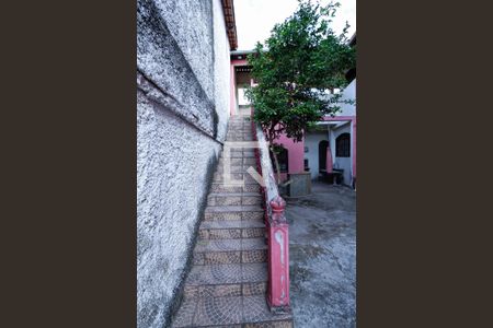 Casa para alugar com 360m², 4 quartos e 6 vagasEscada