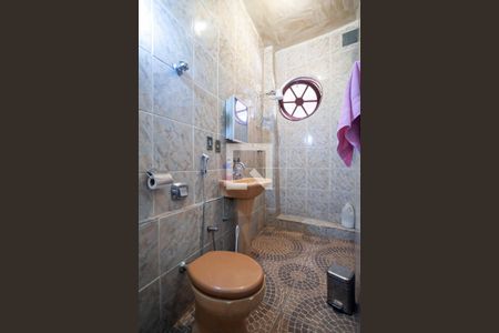 Casa para alugar com 360m², 4 quartos e 6 vagasBanheiro da suíte 1