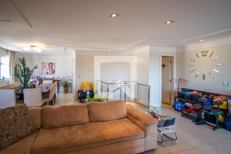 Sala de TV de apartamento para alugar com 3 quartos, 224m² em Cambuí, Campinas