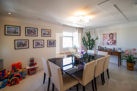 Sala de TV de apartamento à venda com 3 quartos, 224m² em Cambuí, Campinas